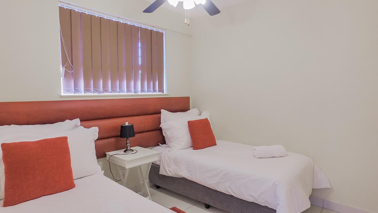 South Coast Beachfront Holiday Apartments Amanzimtoti Luaran gambar