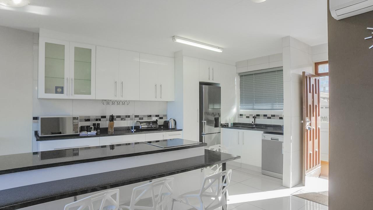 South Coast Beachfront Holiday Apartments Amanzimtoti Luaran gambar